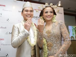 Cerita Prosesi Akad Nikah Acha Septriasa