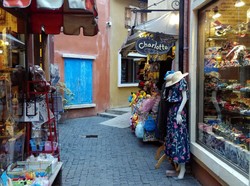 Belanja Puas di Thaliand, Menyusuri Lorong-lorong Pedesaan ala Italia