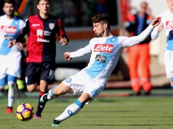 Napoli Gilas Cagliari 5-0