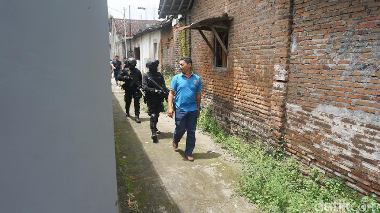 Densus Masih Gali Keterlibatan Istri Nur Solihin dengan Jaringan Bahrun Naim