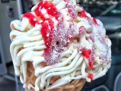 Sluurp! Spaghetti Ice Cream yang Manis Segar Ini Bukan dari Italia