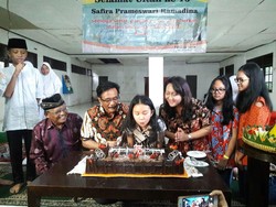 Saat Djarot Rayakan Ultah Sang Putri di Panti Asuhan