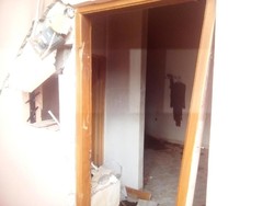 Curhat Pemilik Kos yang Dindingnya Bolong Akibat Penangkapan Teroris Dian Cs