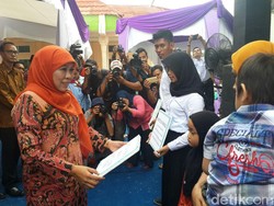 Mensos Serahkan Alat Bengkel Hingga Mesin Jahit ke Panti Sosial di Pekanbaru