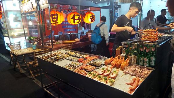 Blusukan Seru Akhir Pekan ke Pasar Malam Kuliner Taiwan