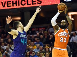 LeBron Bikin Rekor Assist, Cavs Redam Hornets