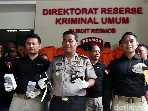 Polda Metro Amankan 12 Tersangka Kasus Kriminal