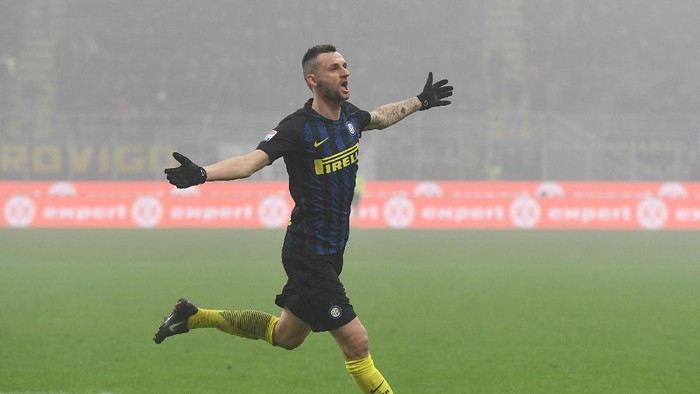 Dua Gol Brozovic Bawa Inter Bekuk Genoa