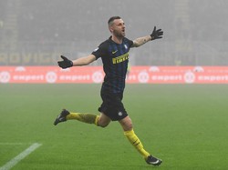 Dua Gol Brozovic Bawa Inter Bekuk Genoa