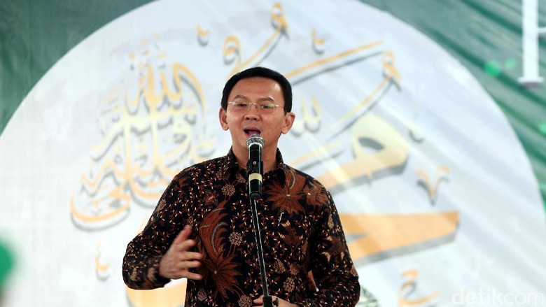 Rapat dengan Tim Hukum, Ahok Batal Hadiri Peringatan Maulid Nabi di Jatinegara