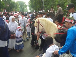 Pasukan Berkuda dari Daarut Tauhiid Ramaikan Kegiatan Doa Bersama 1212