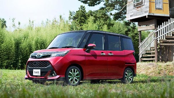 Minivan Kembar Berwajah Sangar Toyota