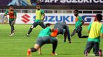 Intip Latihan Skuad Garuda di Stadion Pakansari