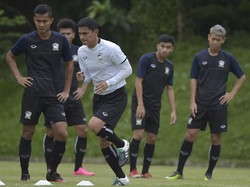 Kiatisuk Senamuang: Lapangan Pakansari Keras, tapi Tak Masalah