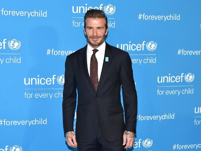 NEW YORK, NY - DECEMBER 12:  (L-R) Orlando Bloom, Priyanka Chopra,  Angelique Kidjo, David Beckham, Femi Kuti, Ishmael Beah, Jackie Chan and guest attend UNICEFs 70th Anniversary Event at United Nations Headquarters on December 12, 2016 in New York City.  (Photo by Mike Coppola/Getty Images)