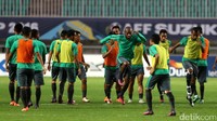 Menatap laga itu, Riedl sadar bahwa dirinya sudah pernah gagal di dua final. Tapi, dia mempunyai hasrat besar untuk mencetak sejarah di dunia sepakbola tanah air.