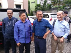 Abraham Samad, Faisal Basri, dan Effendi Ghazali Hadiri Sidang Dahlan Iskan
