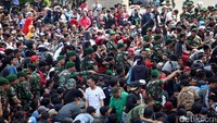 Laga pertama final akan dilangsungkan di Stadion Pakansari, Rabu (14/12/2016) malam WIB. Sementara leg kedua dihelat di Stadion Rajamanggala, Bangkok, Sabtu (17/12/2016) mendatang.