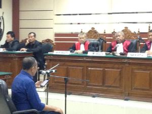 Bacakan Nota Keberatan, Dahlan Iskan Menangis