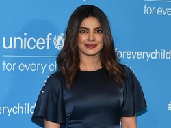 Priyanka Chopra Dukung Asmara Meghan Markle dan Pangeran Harry