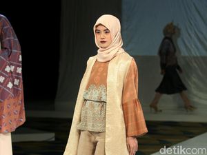 Foto: Koleksi Ria Miranda di Ria Miranda Trend Show 2017