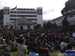 Penjualan Tiket Offline: Satu Orang Dijatah Satu Tiket