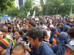 Massa Pengunjung Sidang Ahok Membeludak Sampai Jl Gadjah Mada