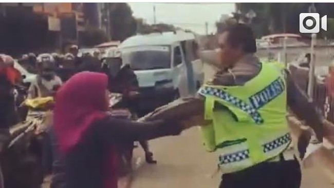 Polisi Akan Panggil Perempuan Pegawai MA yang Ngamuk dan Cakar Polantas