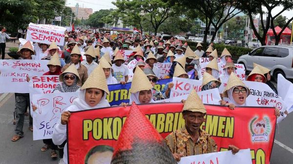 Aksi Dukung Pabrik Semen Rembang