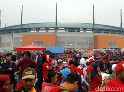 Riedl Sebut Atmosfer Pakansari Fantastis