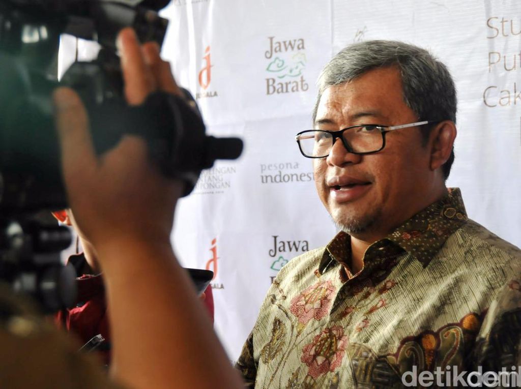Gubernur Aher Minta Penipuan Penerimaan CPNS Diusut Tuntas Gubernur Aher Minta Penipuan Penerimaan CPNS Diusut Tuntas