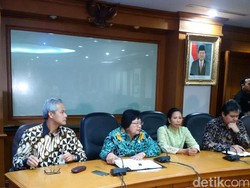 Ganjar Rapat Bareng Menteri, Bentuk Tim Kelanjutan Pabrik Semen di Rembang
