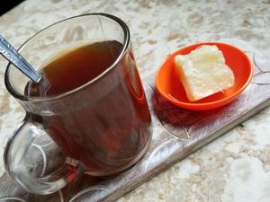 Mencicip Menu Rumahan Sambil Ngopi Santai dengan Suasana Klasik