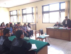 Korupsi Pemeliharaan Mobdin, Eks Kadis Kebersihan Rohil Riau Dituntut 8 Tahun