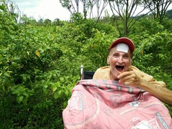Paul Cumming, dari Lapangan Hijau ke Kebun Cabai