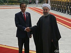 Jokowi dan Rouhani Bahas Penyelesaian Konflik di Timur Tengah dan Myanmar