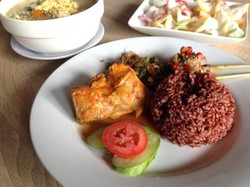 Canteen Bintaro: Sedap Mengenyangkan Nasi Bali Komplet dan Mie Godok Jawa