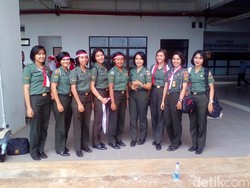 Prajurit-Prajurit Cantik Turut Amankan Laga Indonesia vs Thailand