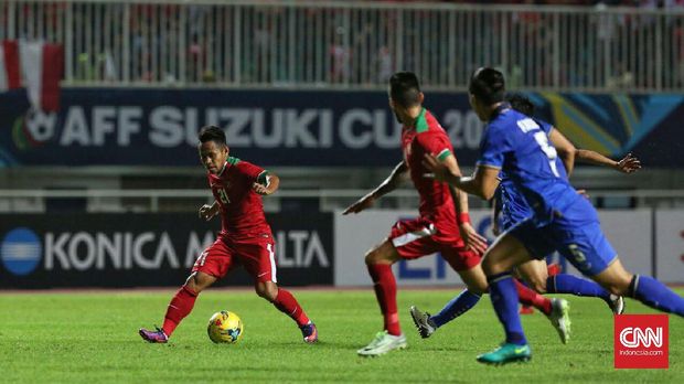 Andik Vermansah mengalami cedera pada leg pertama final Piala AFF 2016 melawan Thailand. (