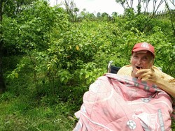 Paul Cumming, dari Lapangan Hijau ke Kebun Cabai