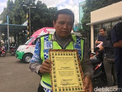 Kisah Aiptu Sutisna Bertugas di Jalanan, Dicakar hingga Penodongan Senpi