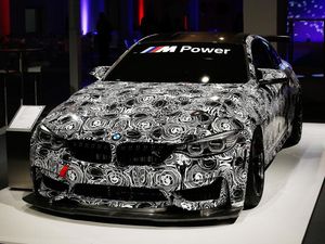 Ini Tampilan Mobil Balap BMW M4 GT4