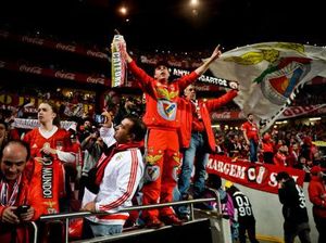 Sebelum Kick-off, Ada Meja Check-in Bandara di Lapangan Stadion Benfica