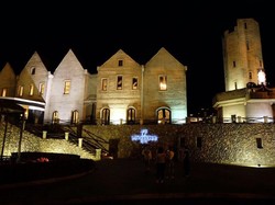 Wisata Kuliner Unik di Khao Yai, Bak Makan Malam di Kastil Raja