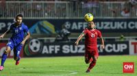 Andik Vermansah mengalami cedera parah saat membela Timnas Indonesia menjamu Thailand di leg pertama final Piala AFF 2016. (