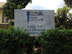 Kasus Sri Bintang, Polisi Geledah Pusat Dokumentasi Politik Guntur 49