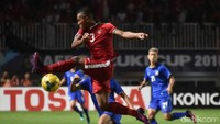 Indonesia lebih dulu jadi tuan rumah di Pakansari. Kemenangan 2-1 diraih Skuad Garuda saat itu. (Foto: AFP PHOTO / BAY ISMOYO)