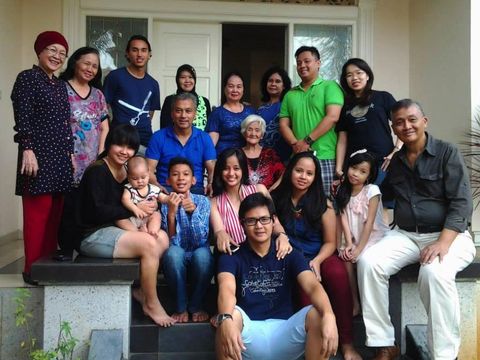 Keluarga besar Walian di Manado, saat berkunjung tahun 2015. (dok. pribadi)