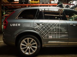 Mobil Otonom Uber Bahayakan Pesepeda