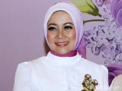 Istri Ridwan Kamil Dipuji Netizen karena Tulis Puisi di Hari Ibu